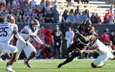 PHOTO: Red Wolves beat Texas State 77-31